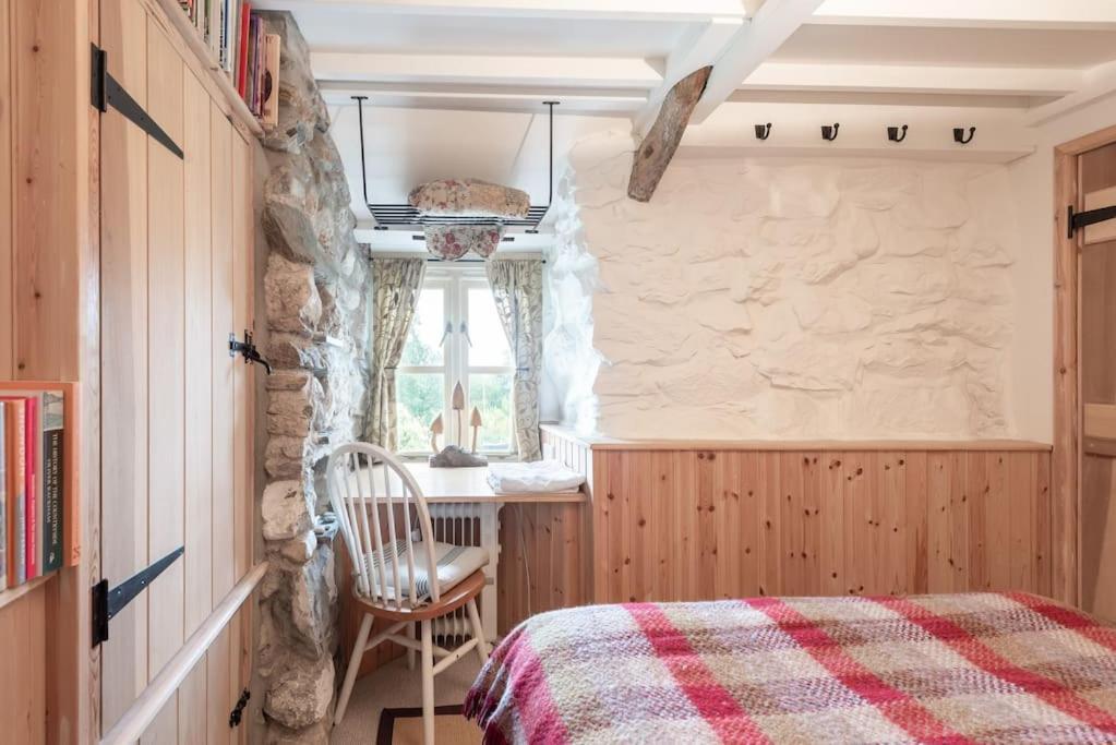 Traditional Stone Cottage With Sea Views In Snowdonia National Park Brynkir 외부 사진